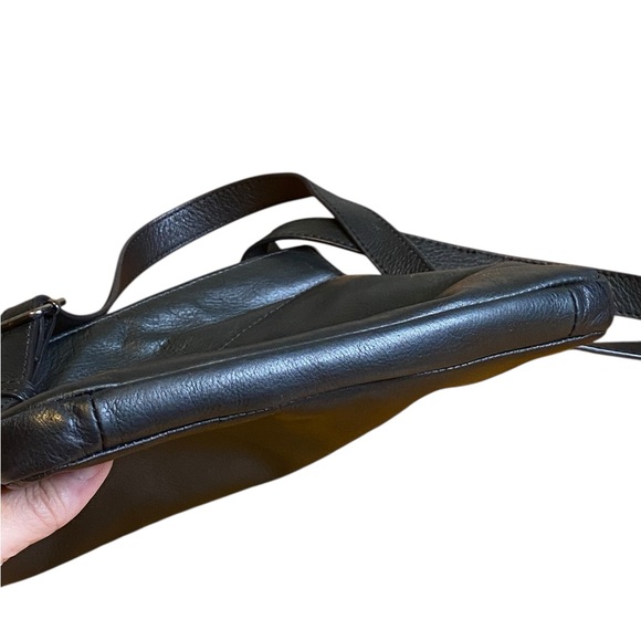 Margot New York Black Leather Crossbody Bag - Picture 11 of 15